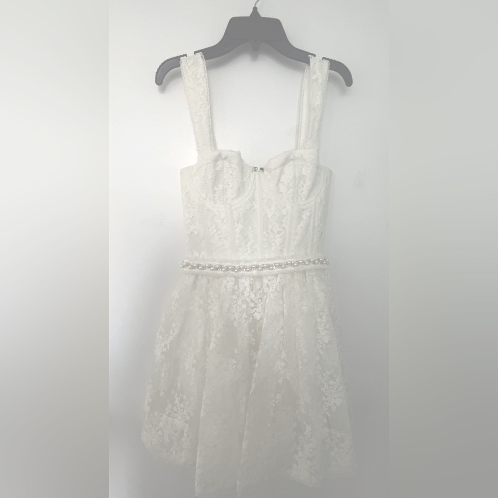 Elegant White Lace Dress